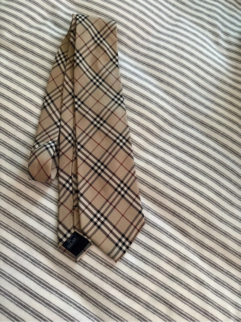 Burberry elegant tie